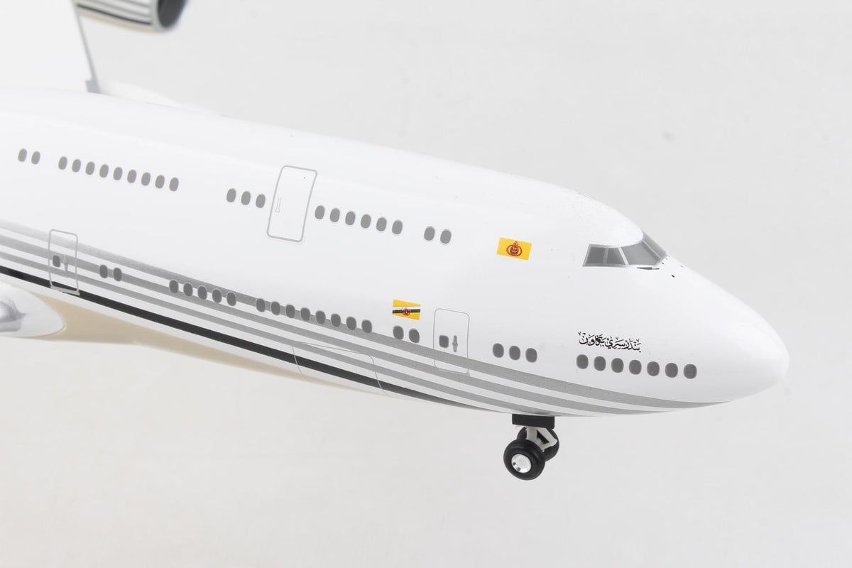 HOGAN BRUNEI GOVERNMENT 747-8 1/200 W/GEAR REG