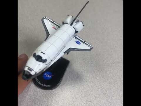 POSTAGE STAMP SPACE SHUTTLE DISCOVERY 1/300 The Airplane Shop.
