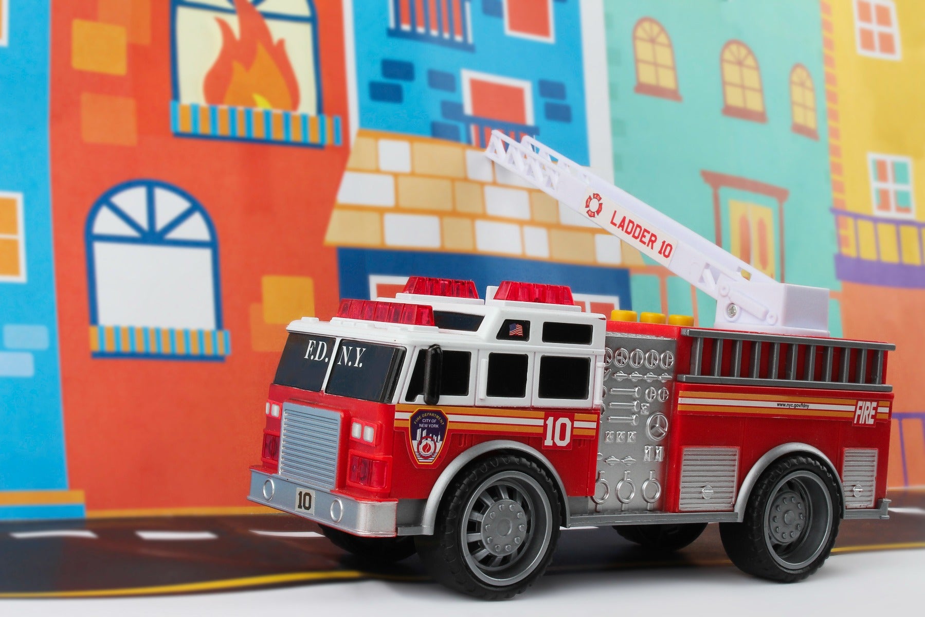 FDNY FIRE TRUCK W/LIGHTS & SOUND
