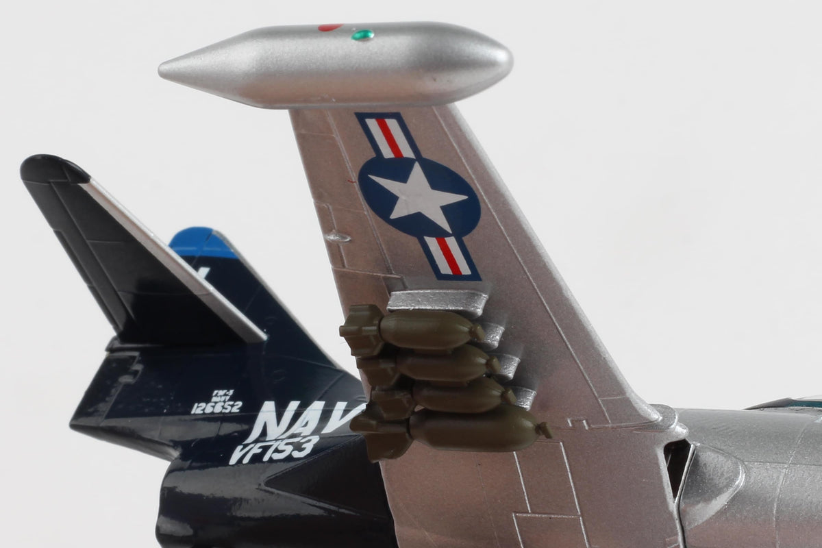 POSTAGE STAMP F9F PANTHER 1/100 SILVER/BLACK (**) The Airplane Shop.