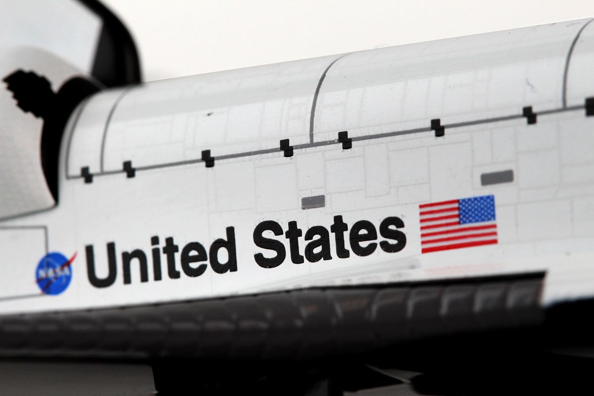 POSTAGE STAMP SPACE SHUTTLE DISCOVERY 1/300 The Airplane Shop.