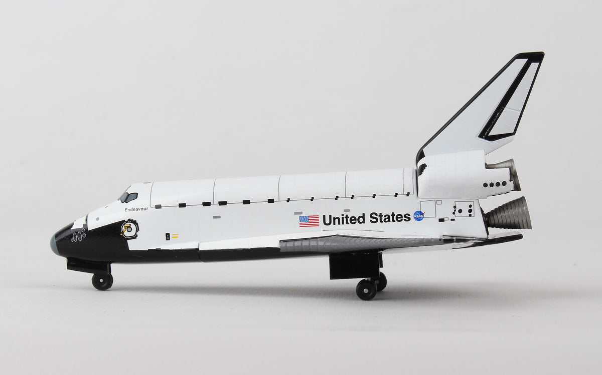 POSTAGE STAMP SPACE SHUTTLE ENDEAVOUR 1/300 The Airplane Shop.
