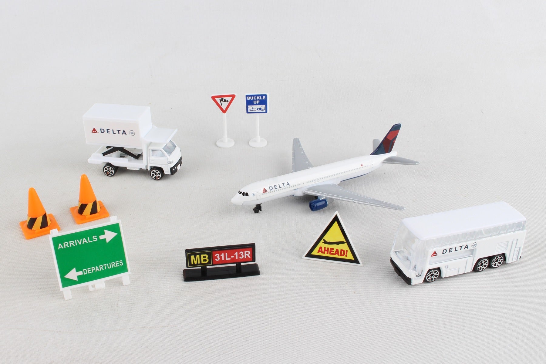 DELTA AIR LINES PLAYSET (**)