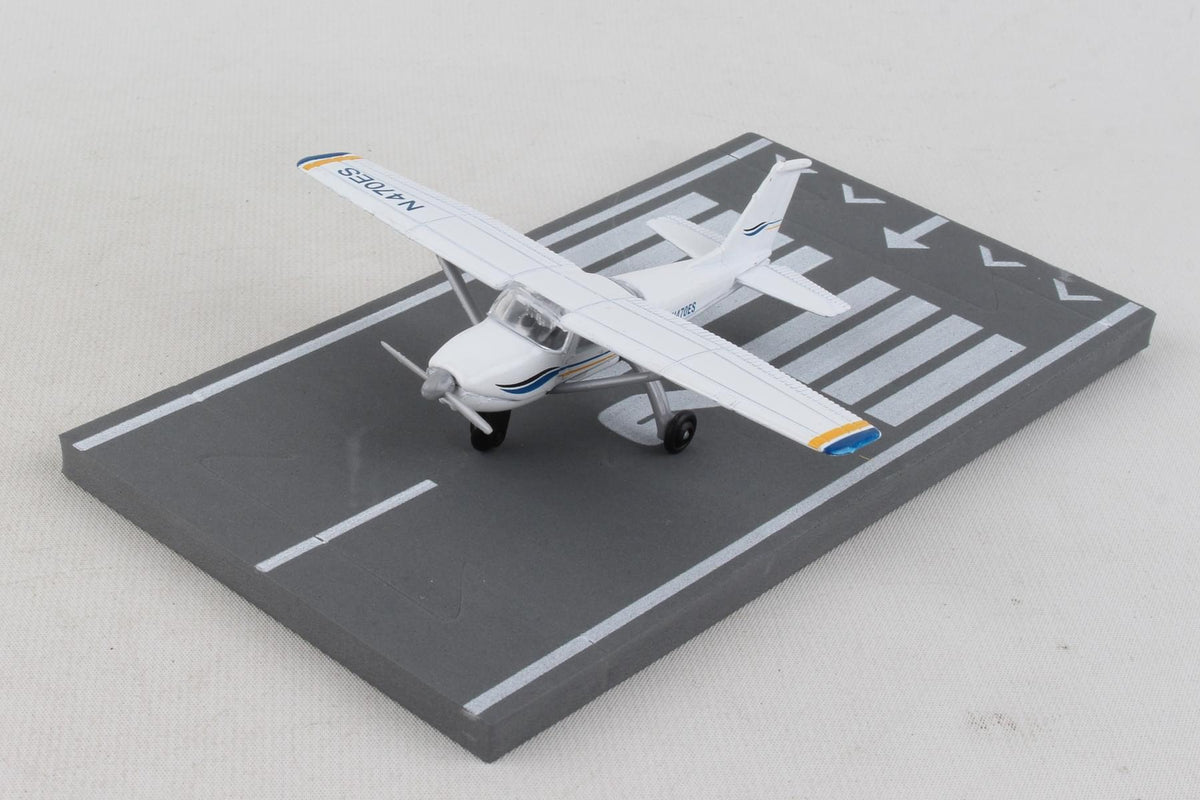 RUNWAY24 C172 BLUE/WHITE The Airplane Shop.