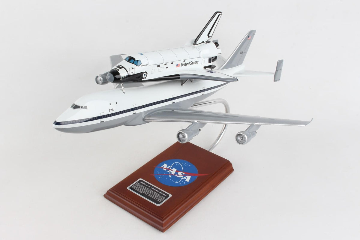 EXEC SER B747 W/ SPACE SHUTTLE 1/144 (KYN747PBTS) (**) The Airplane Shop.
