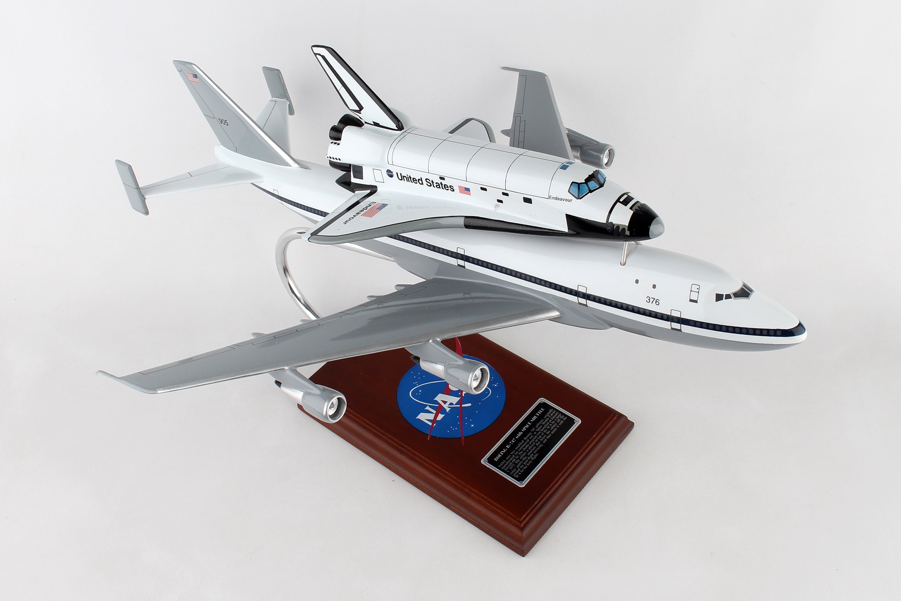 EXEC SER B747 W/ SPACE SHUTTLE 1/144 ENDEAVOUR