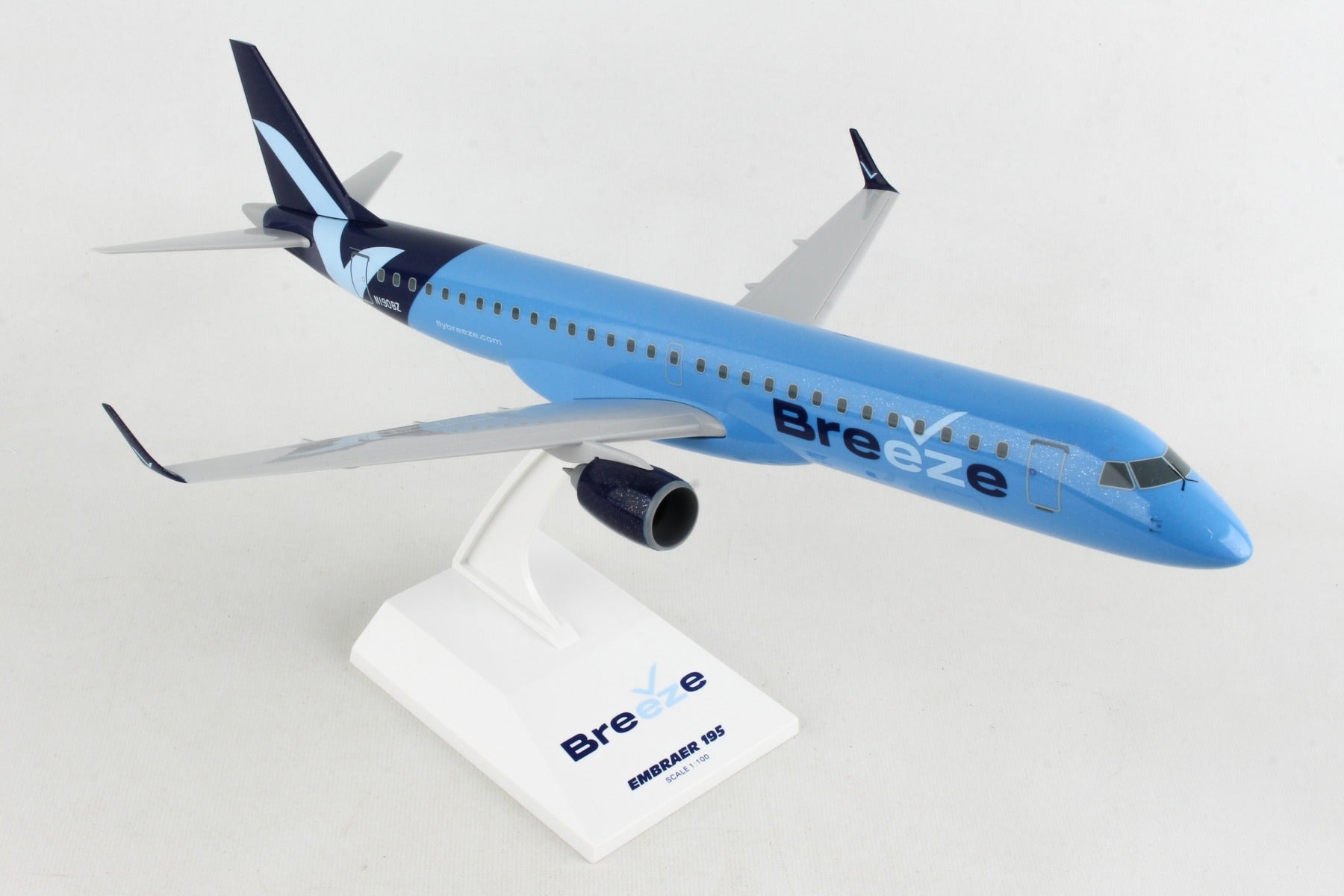 SKYMARKS BREEZE E195 1/100 (**)