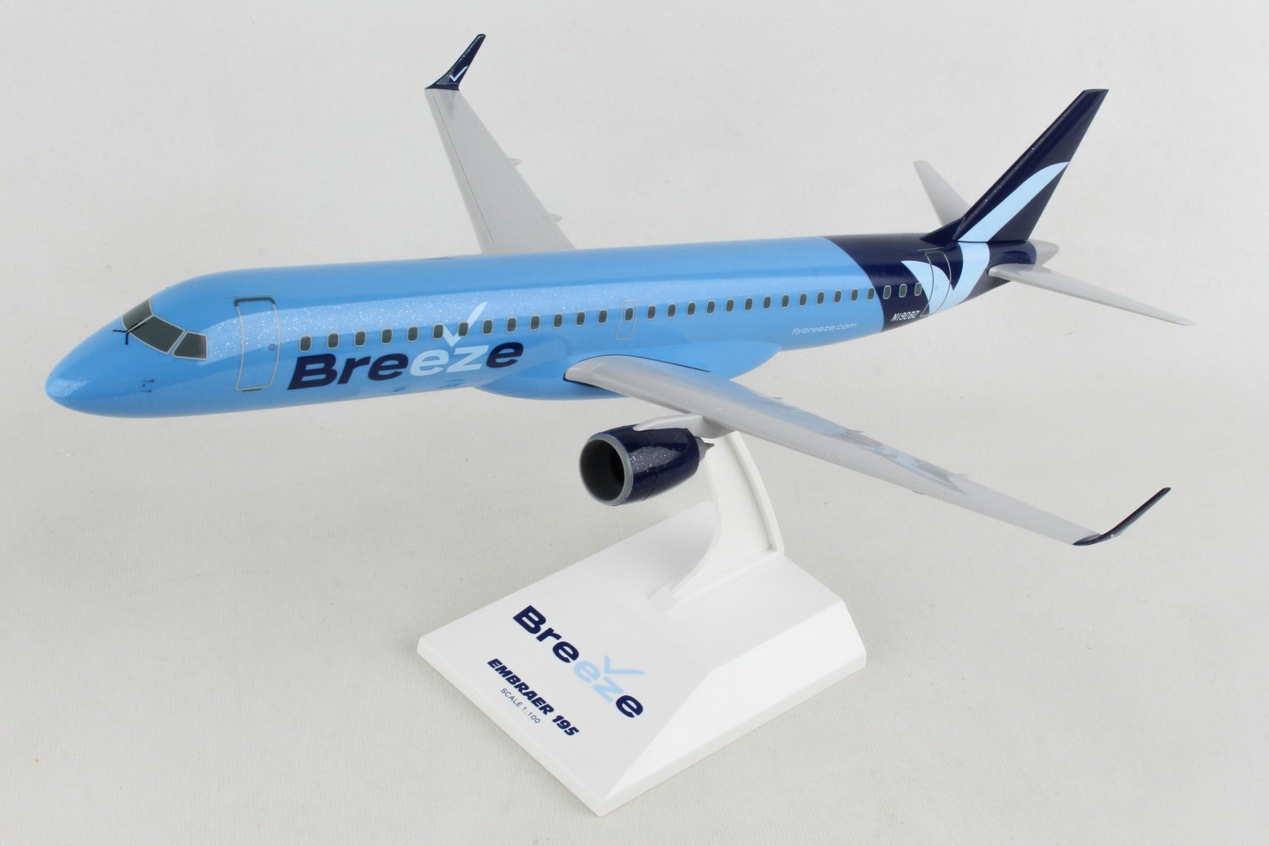 SKYMARKS BREEZE E195 1/100 (**)