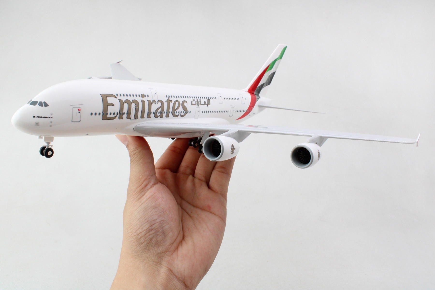 SKYMARKS EMIRATES A380-800 1/200 W/GEAR