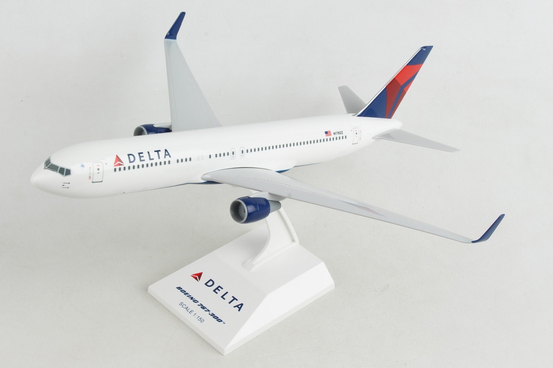 SKYMARKS DELTA 767-300 1/150