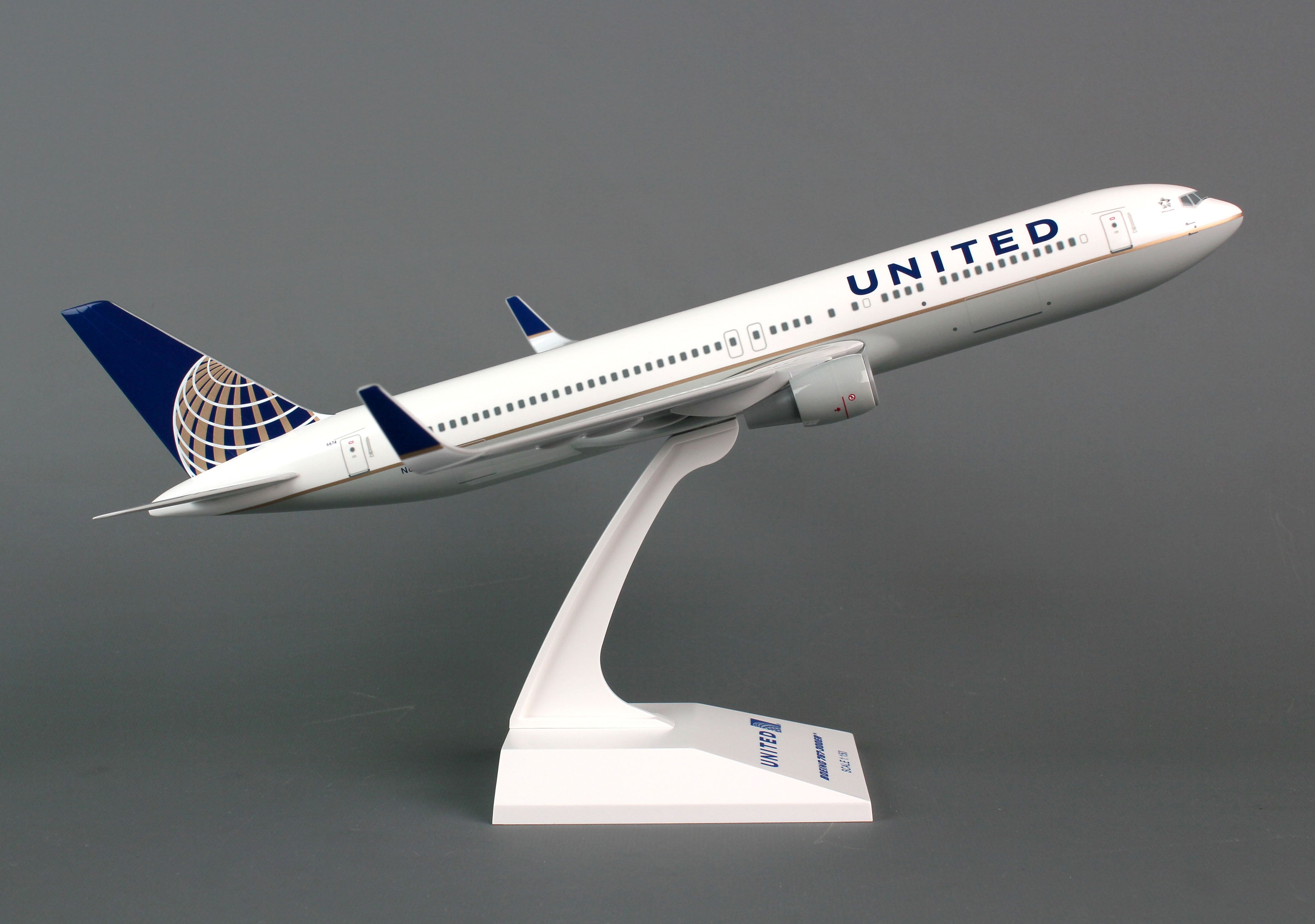 SKYMARKS UNITED 767-300ER 1/150 POST CO MERGER LIVERY (**)