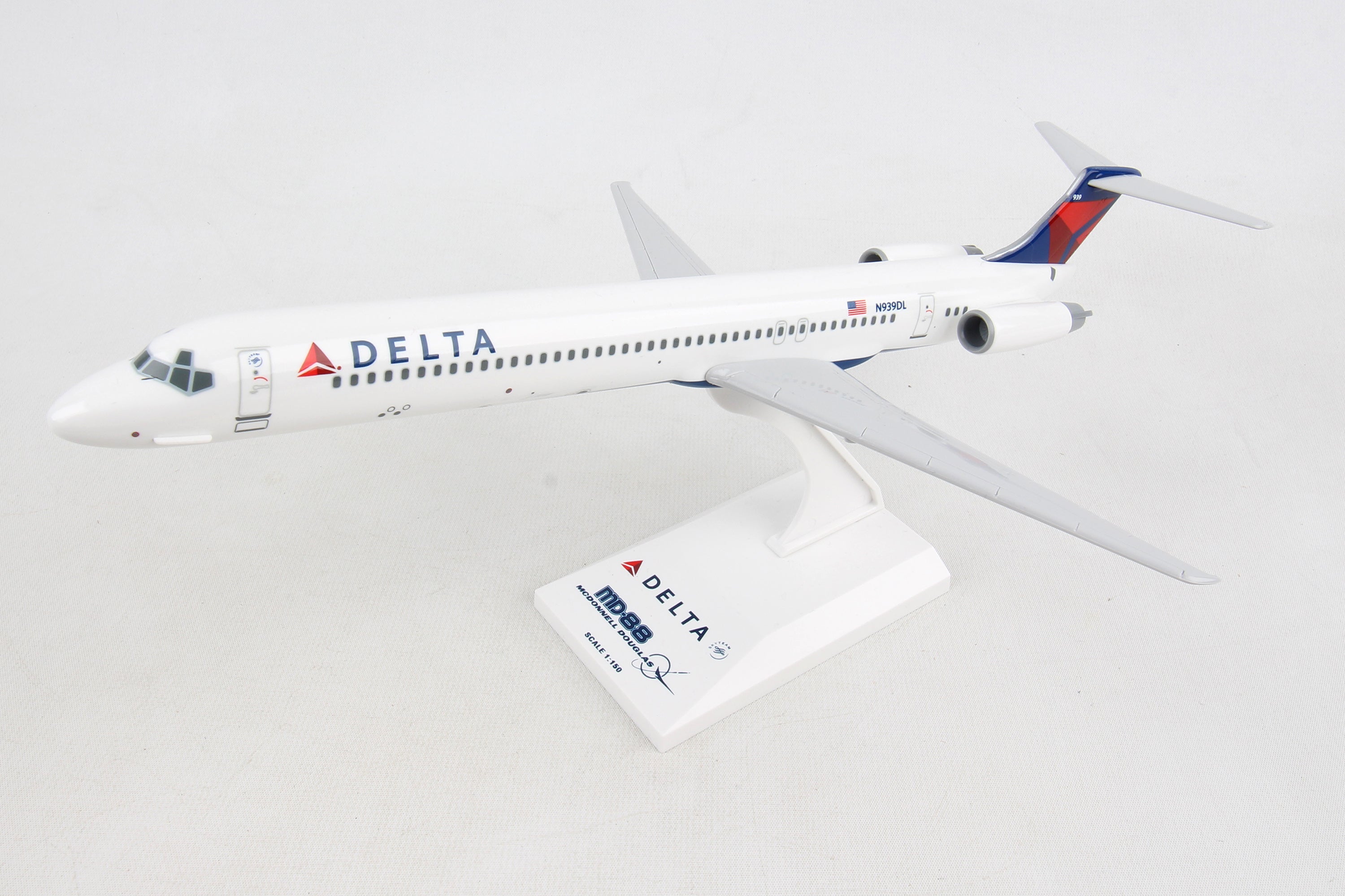 SKYMARKS DELTA MD-80 1/150
