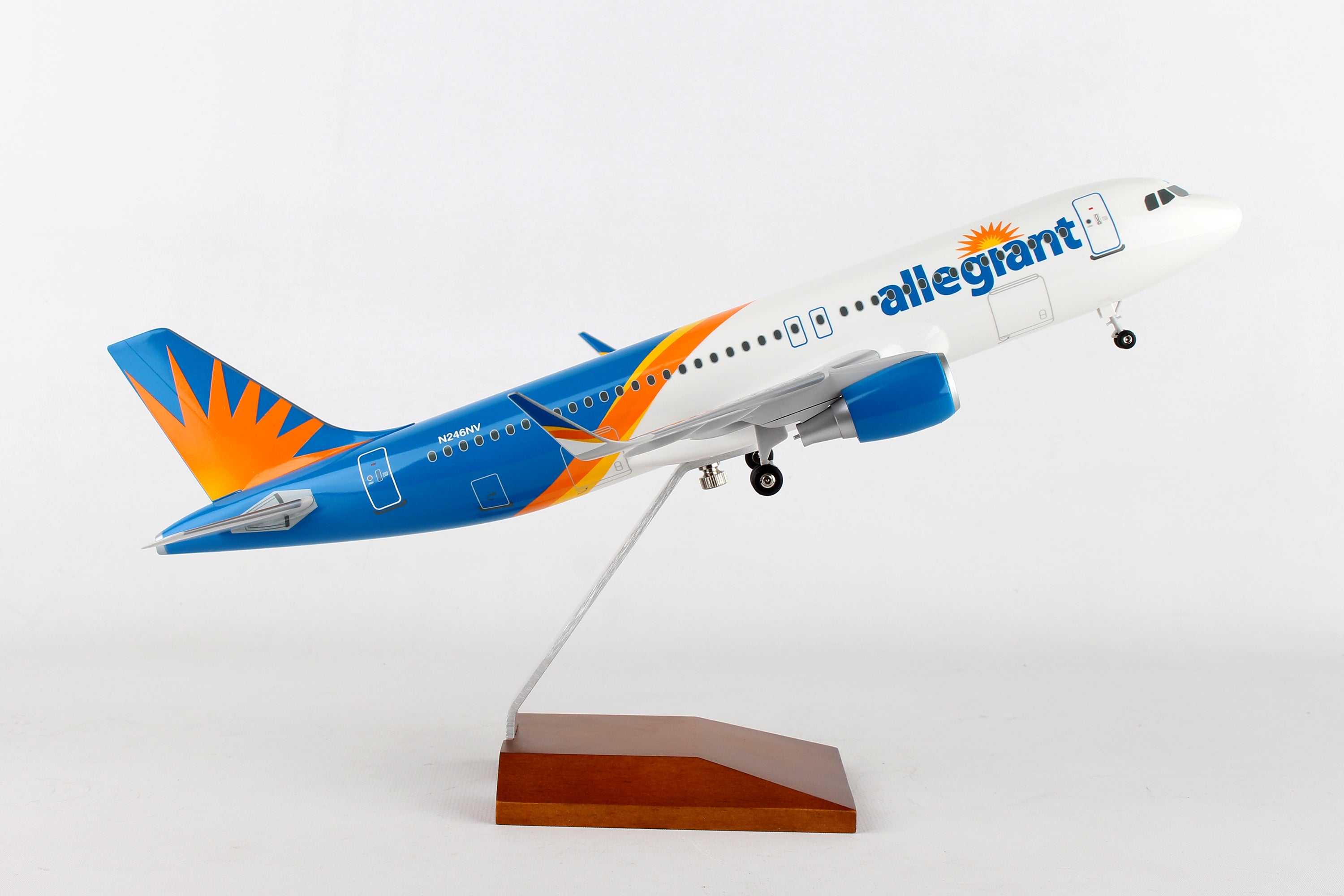 SKYMARKS ALLEGIANT A320 1/100 NEW LIVERY W/WOOD STAND &GEAR