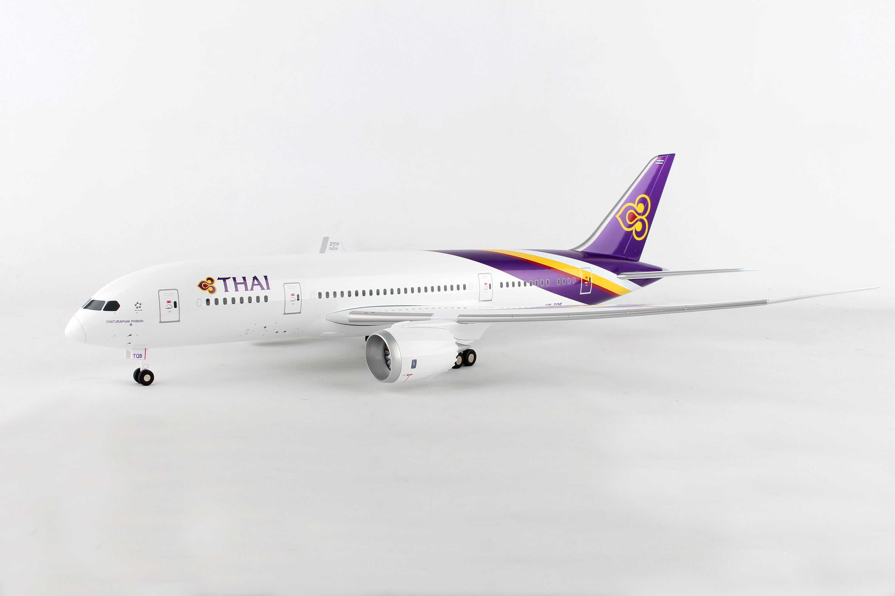 SKYMARKS THAI 787-8 1/100 W/WOOD STAND & GEAR (**)