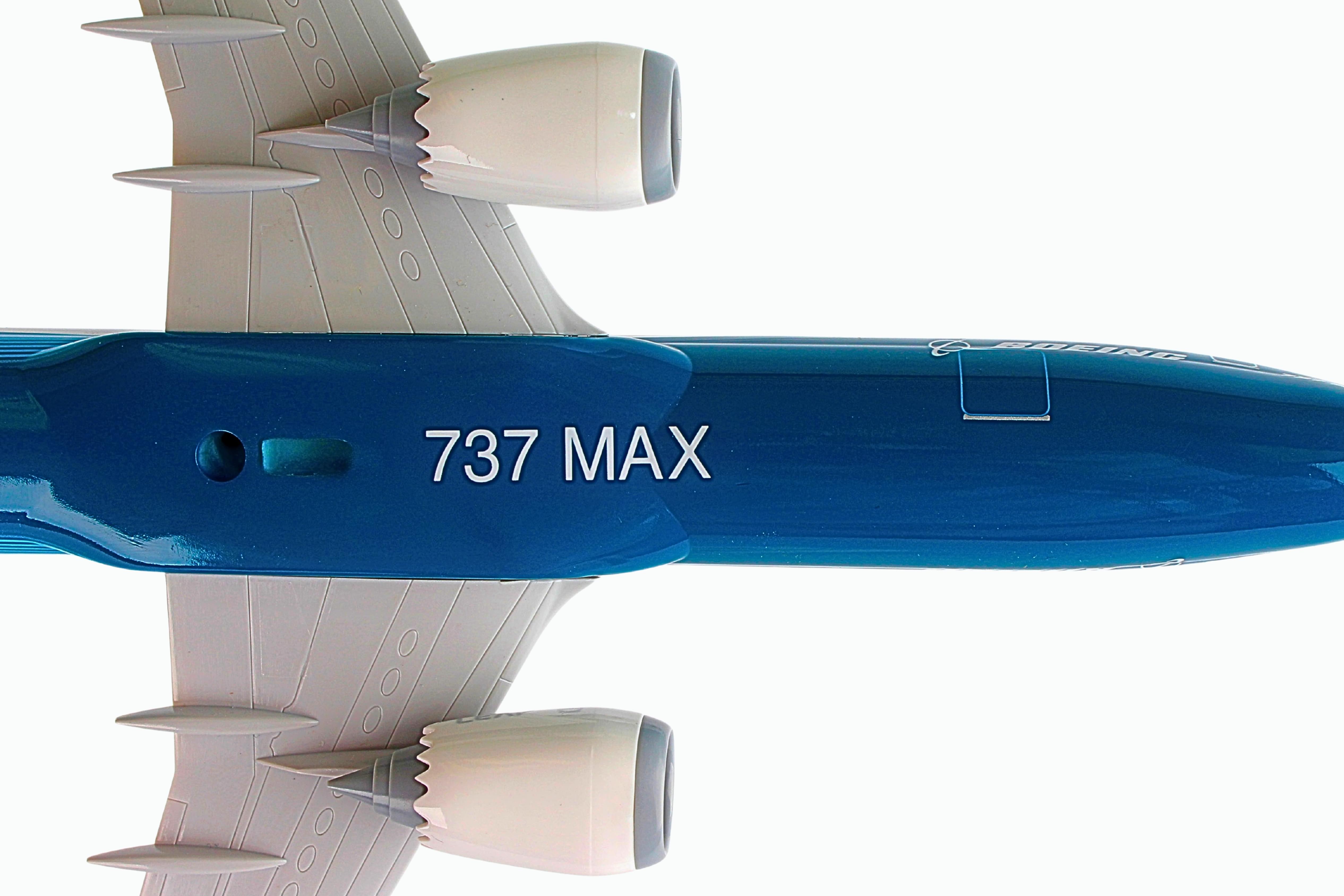 SKYMARKS BOEING HOUSE 737-MAX8 1/130 The Airplane Shop.