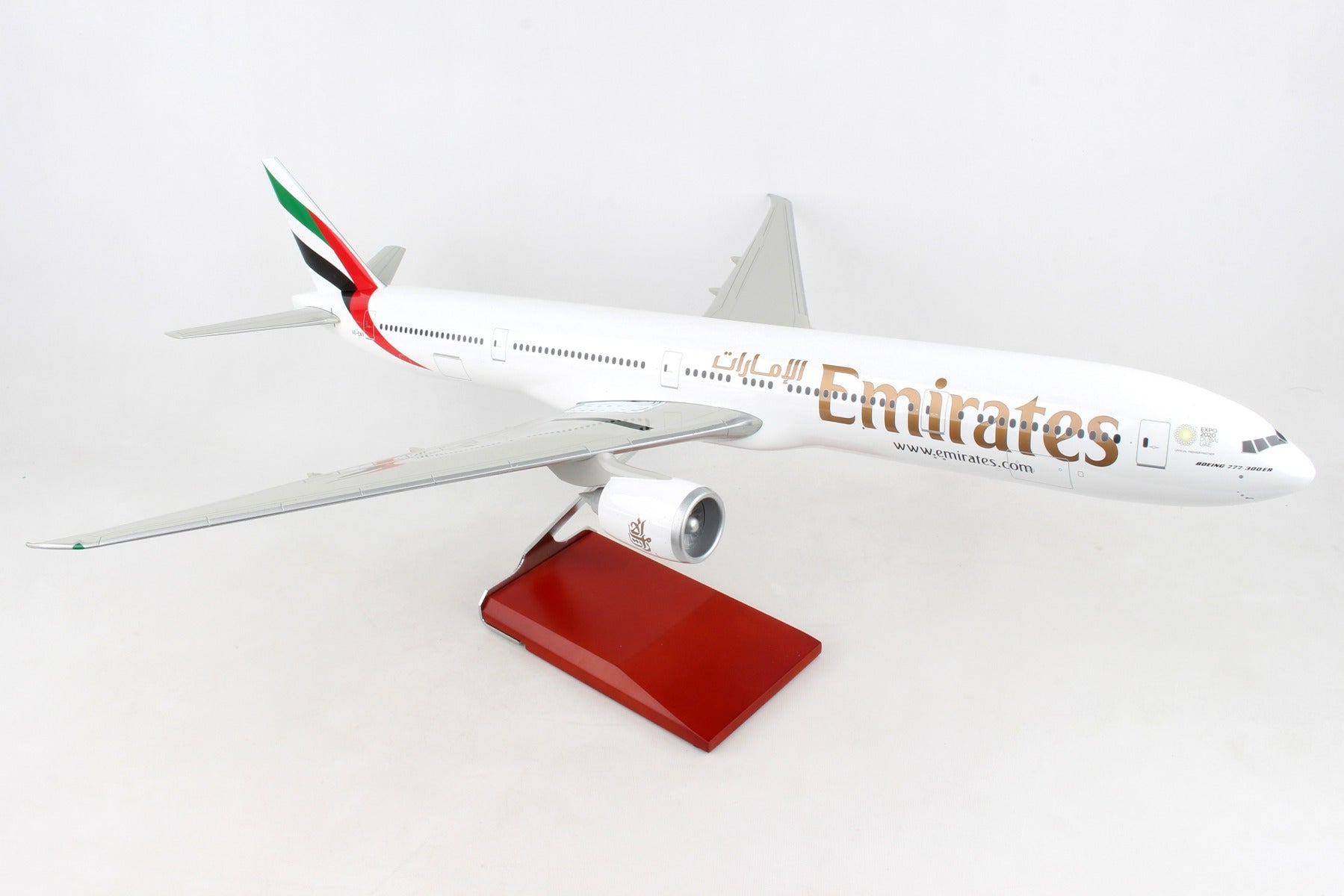 SKYMARKS EMIRATES 777-300ER EXPO 1/100 W/WOOD STAND & GEAR