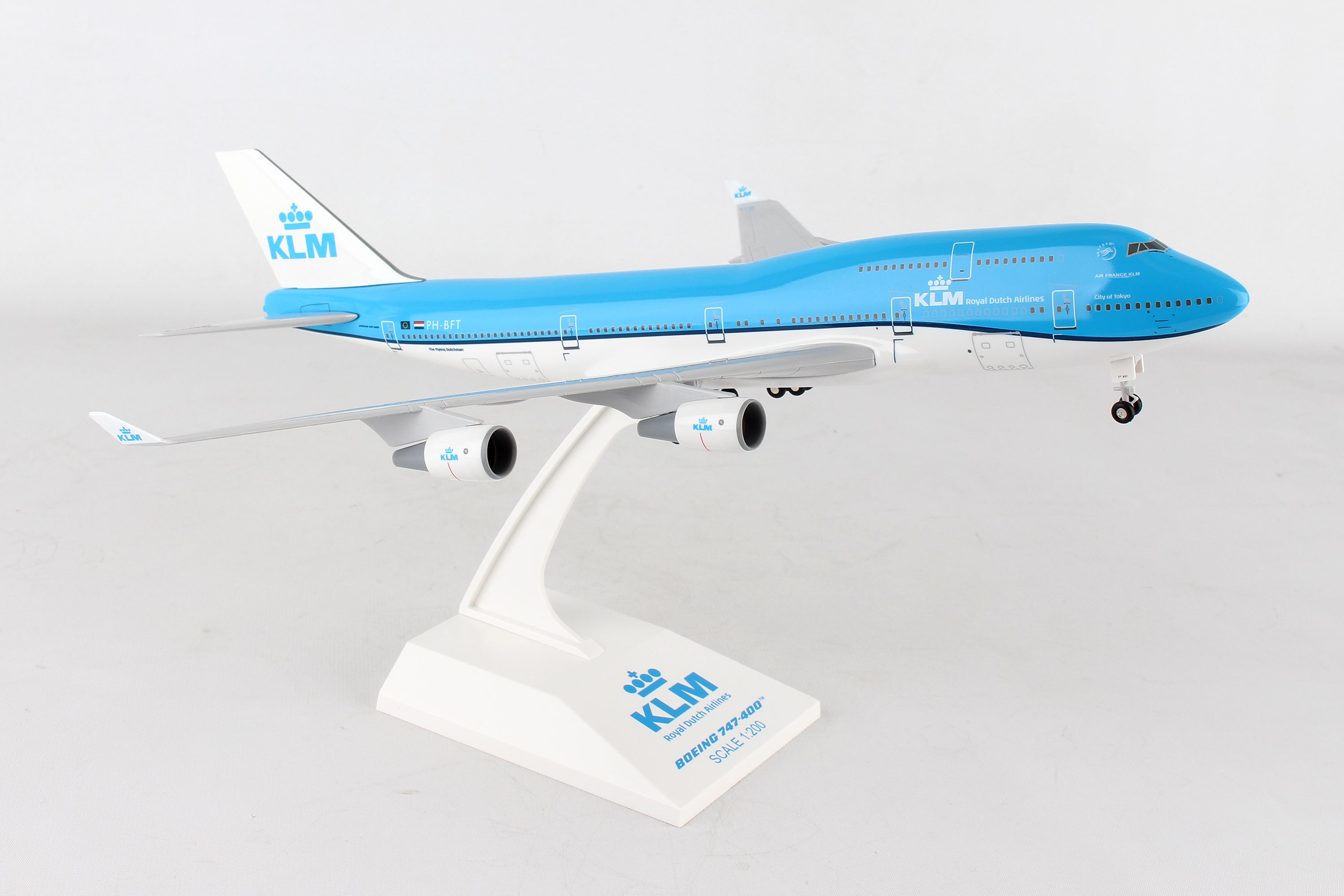 SKYMARKS KLM 747-400 1/200 W/GEAR NEW LIVERY SKYMARKS KLM 747-400 1/200 W/GEAR NEW LIVERY