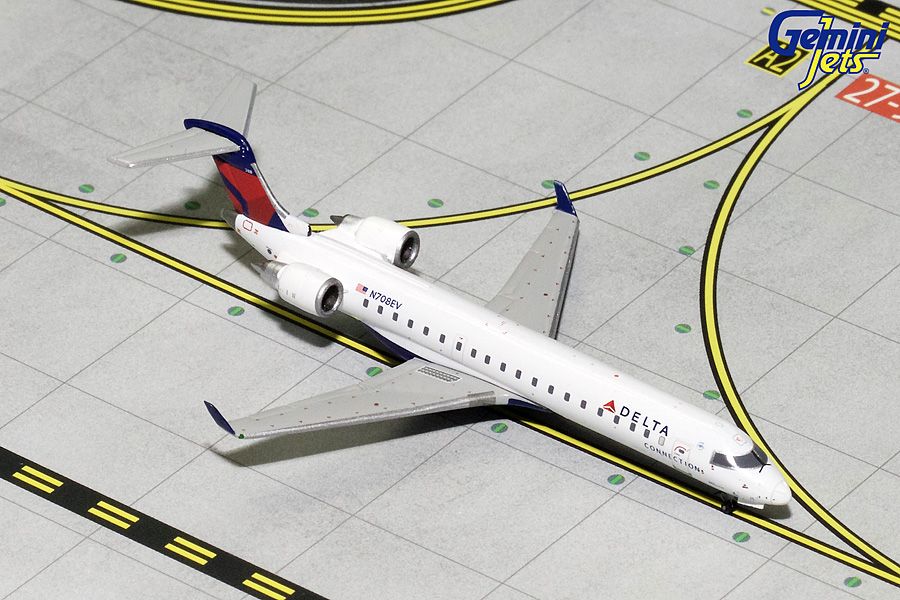 Delta ASA Silver & Soaring Canadair CRJ700 Airplane Miniature Model Plastic Snap 