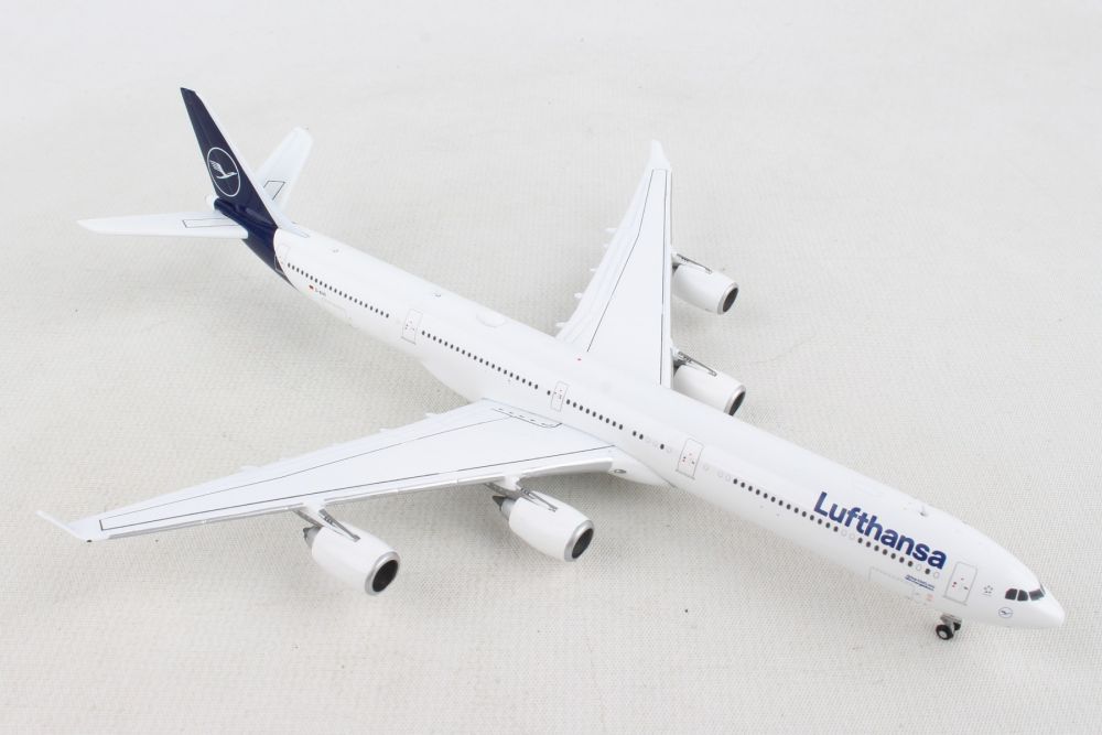 516556  Airbus 340-200 Lufthansa Star Alliance Top in Herpa wings 1:500 Art Nr 