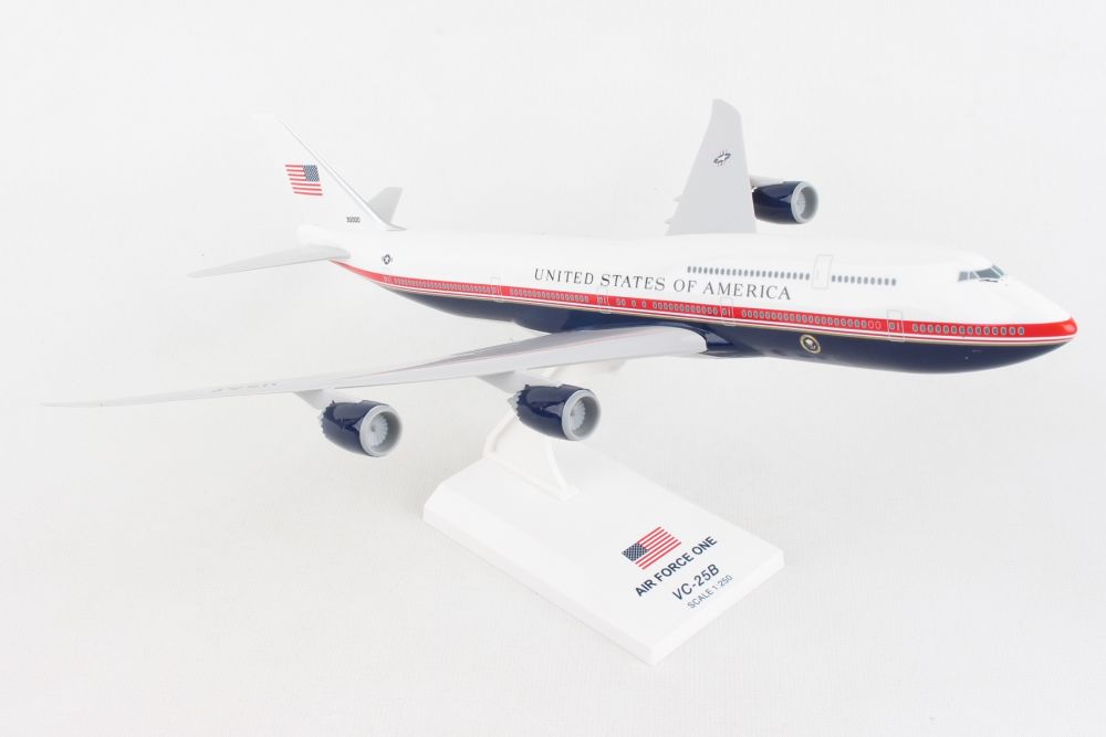 new air force one 747-8